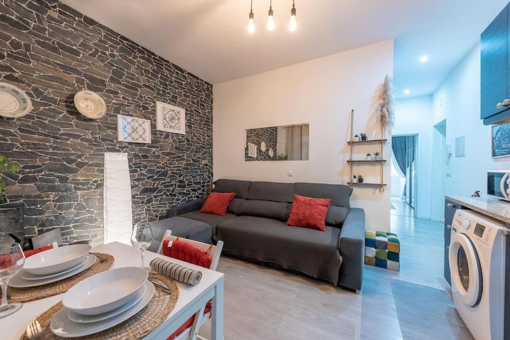 Modern Rustic Apartment In Graca Лісабон Екстер'єр фото
